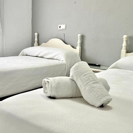 Hostal Carlos III Aldea Quintana Екстериор снимка