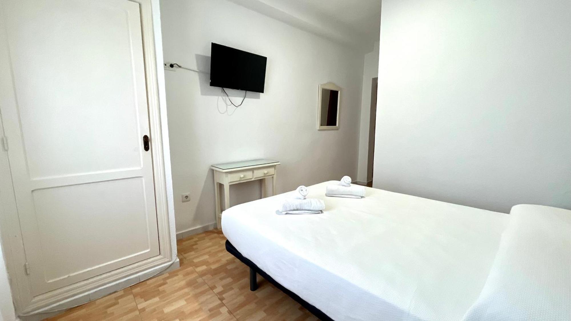 Hostal Carlos III Aldea Quintana Екстериор снимка