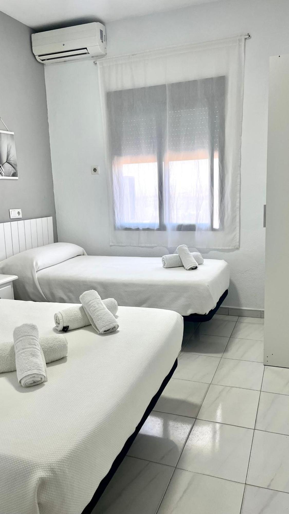 Hostal Carlos III Aldea Quintana Екстериор снимка