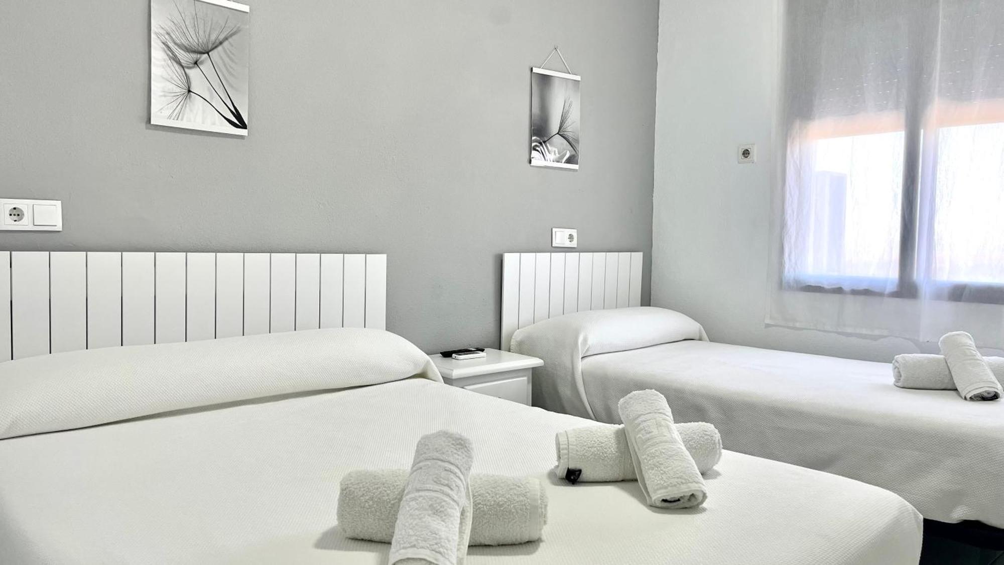 Hostal Carlos III Aldea Quintana Екстериор снимка