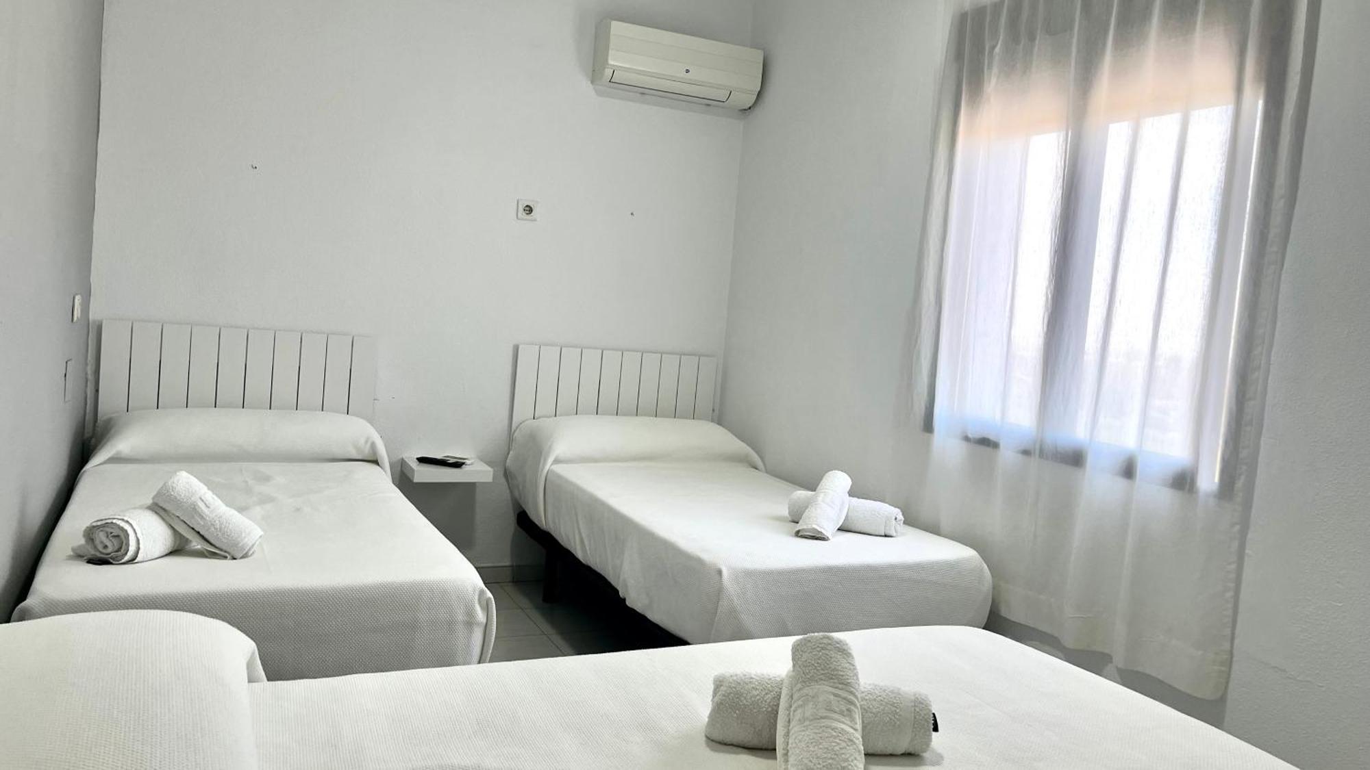 Hostal Carlos III Aldea Quintana Екстериор снимка